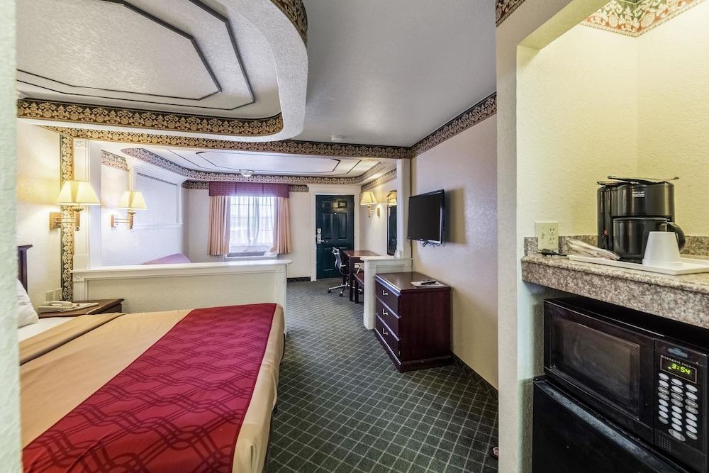 Three Rivers Executive Inn & Suites By Oyo Екстериор снимка