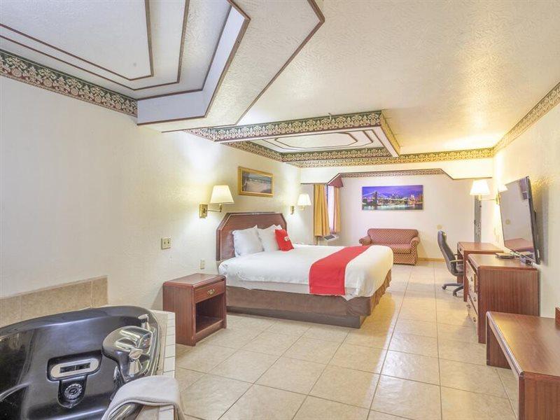 Three Rivers Executive Inn & Suites By Oyo Екстериор снимка