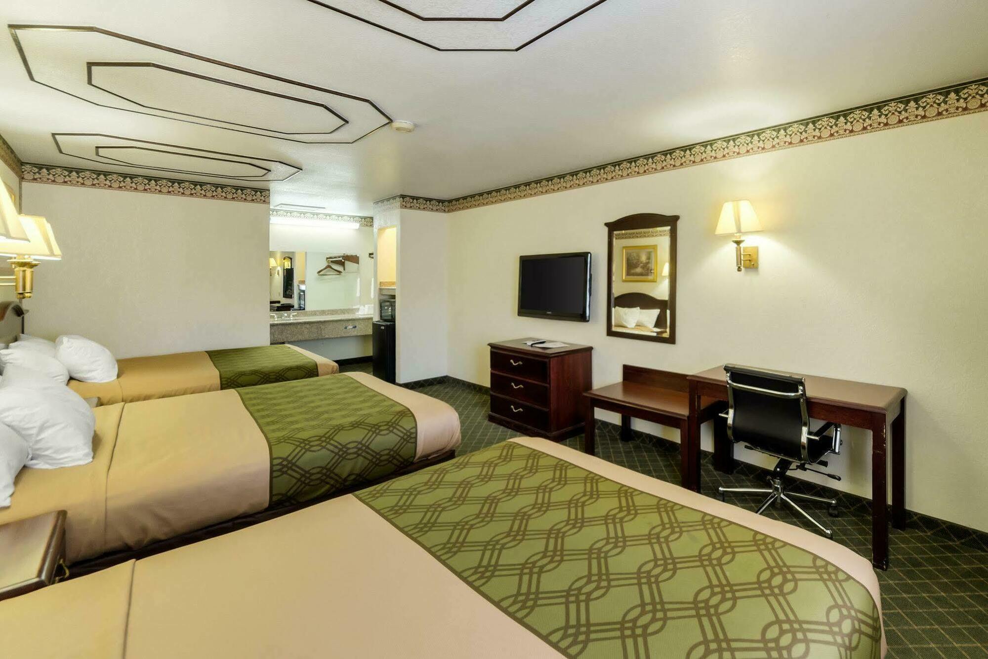 Three Rivers Executive Inn & Suites By Oyo Екстериор снимка