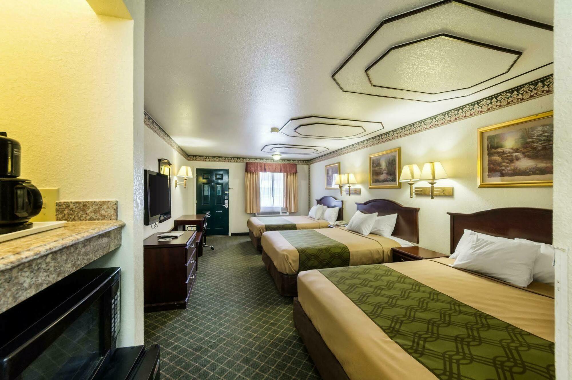 Three Rivers Executive Inn & Suites By Oyo Екстериор снимка